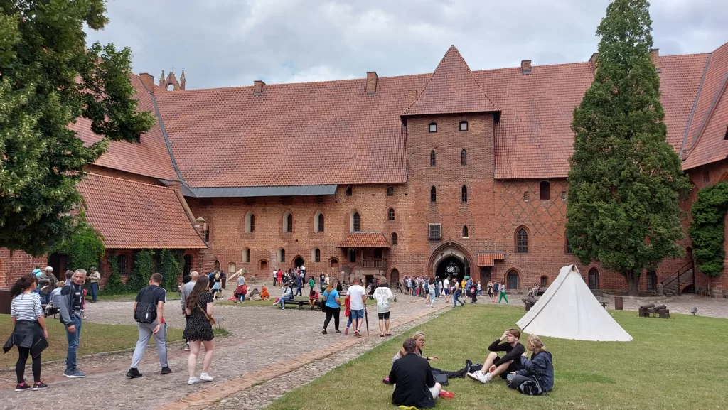 Manvanoplan visits Malbork Castle