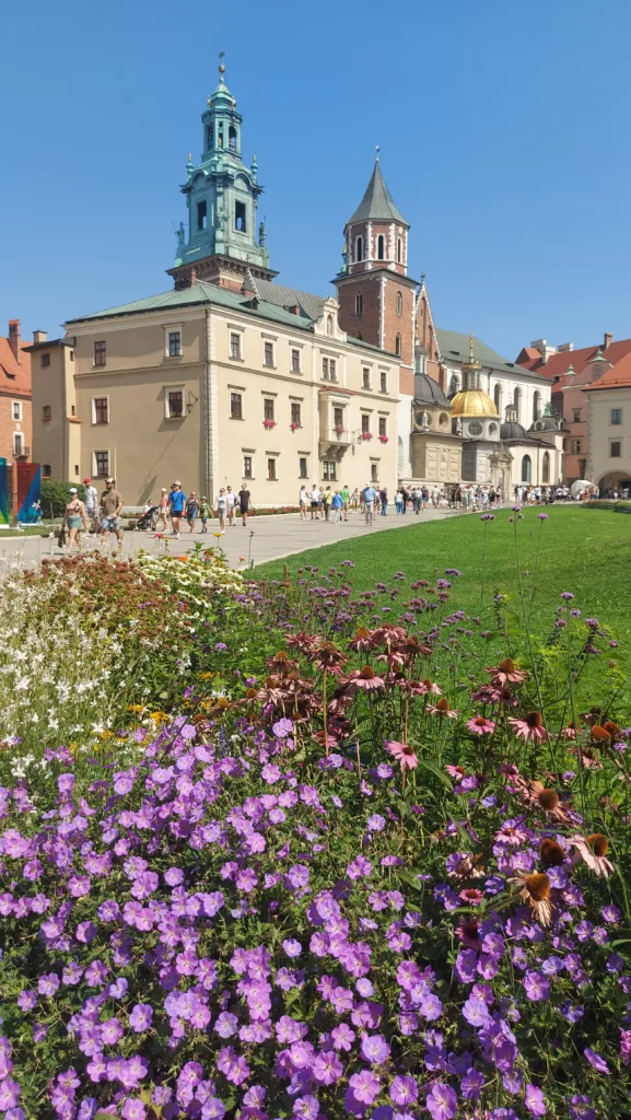 ManVanNoPlan visits Krakow