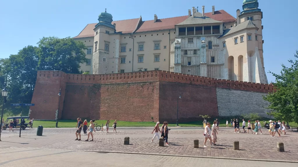 ManVanNoPlan visits Krakow