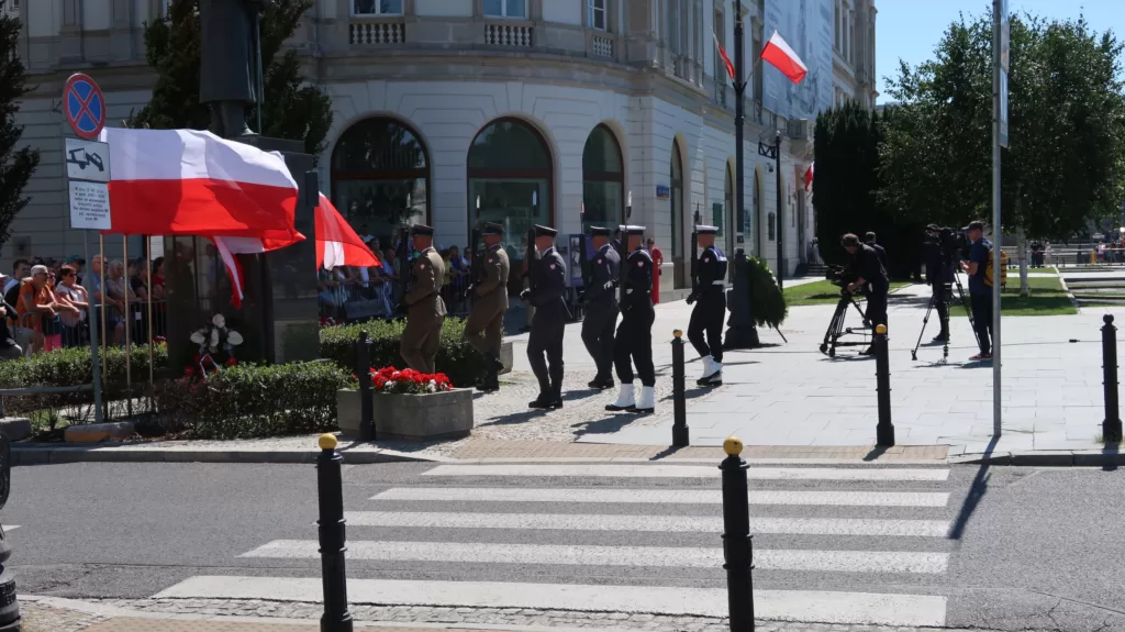 ManVanNoPlan visits Warsaw, Poland
